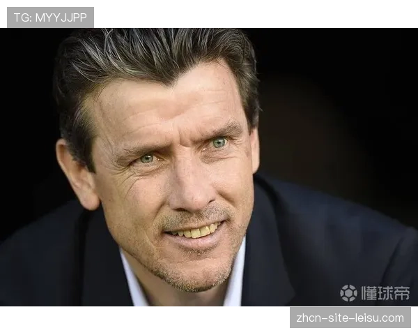 前巴萨助教温苏埃开办教练培训班，专项传授“433体系下的协同压迫”课程